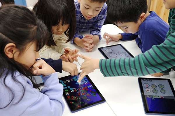 ビスケットランドで共同制作